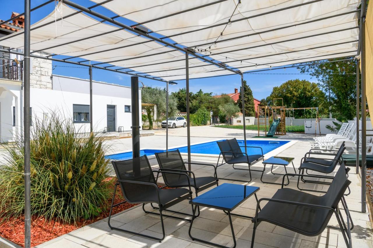 Apartamento Summer House Nina Pavicini Exterior foto