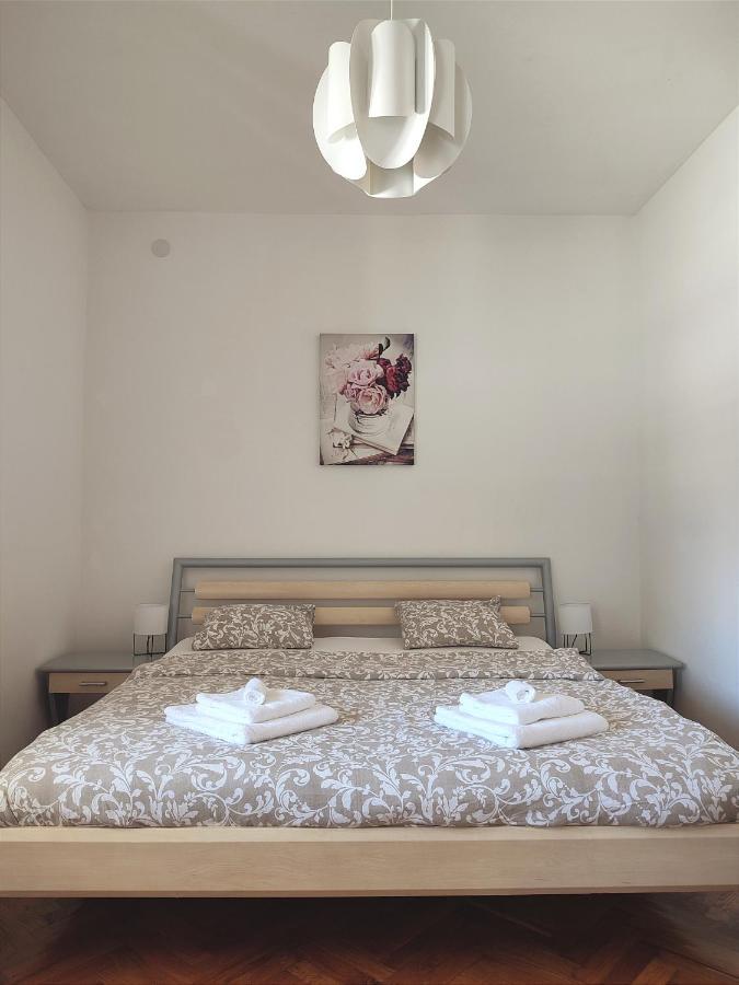 Apartamento Summer House Nina Pavicini Exterior foto